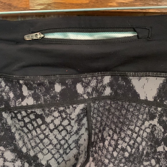 Women’s Epic Lux Running Tights - Picture 5 of 8